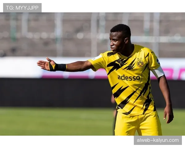 官方：多特蒙德与年轻中场穆科科完成续约，违约金条款达1.2亿欧元
